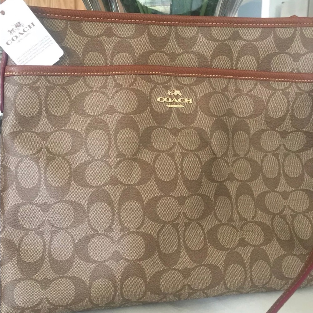 Beautiful crossbody coach bag